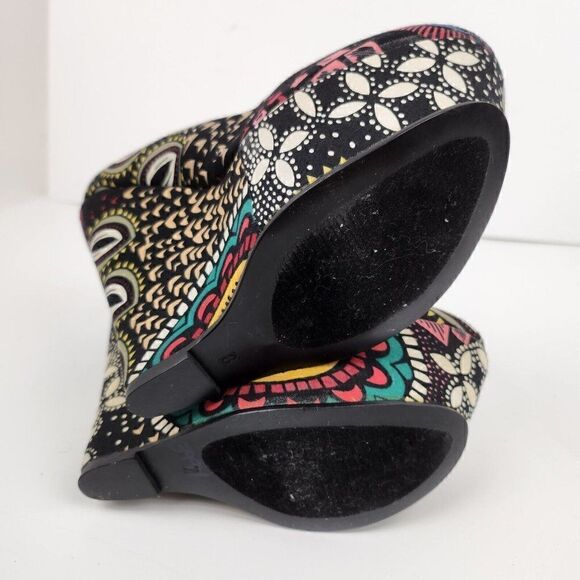 Lovely People African Print Ankara Fabric Round Toe Wedges 6" Pumps Heels sz 7 - Picture 8 of 8